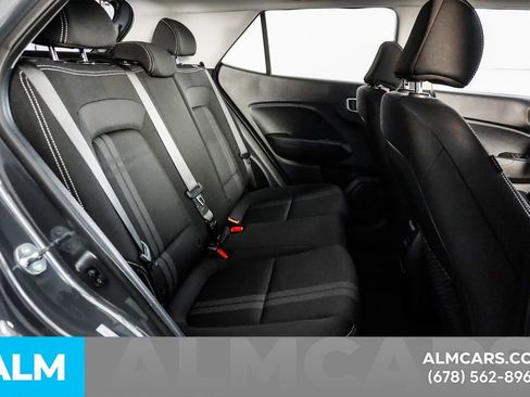 Used 2025 Hyundai Venue SEL image 20