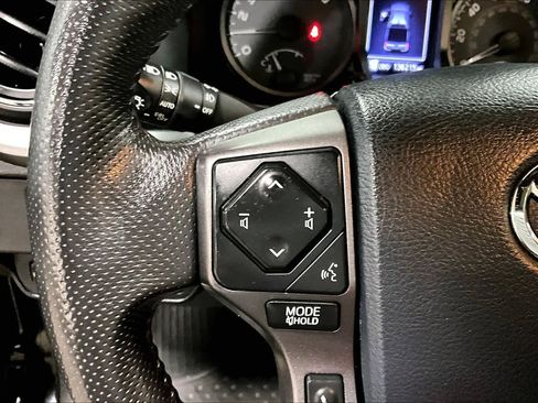 Used 2019 Toyota Tacoma TRD Sport image 23