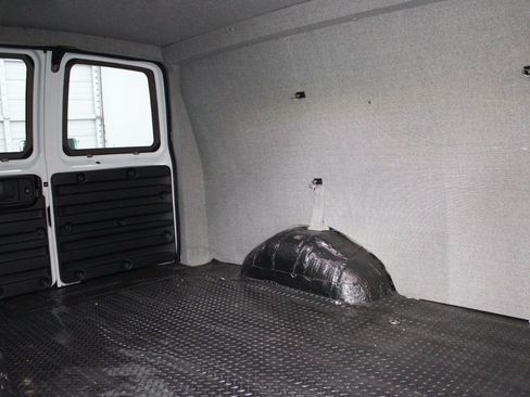 Used 2025 Chevrolet Express 2500 w/ Driver Convenience Package RWD image 11