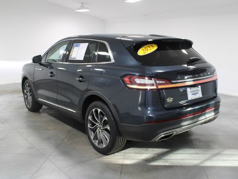 Used 2023 Lincoln Nautilus Reserve image 7