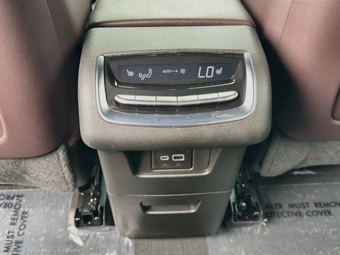 Certified 2024 Cadillac XT6 Premium Luxury w/ Technology Package FWD image 27