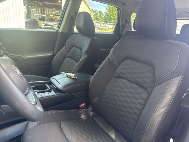 Used 2024 Nissan Pathfinder S w/ Cargo Package FWD image 16