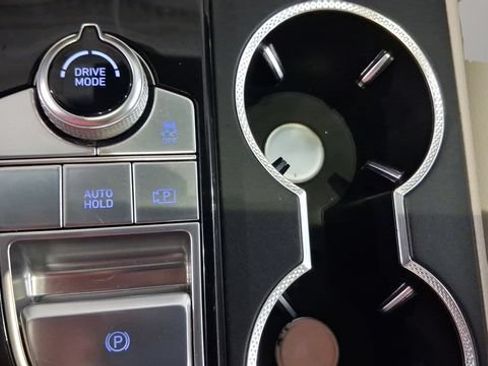 Used 2025 Genesis G70 2.5T AWD/4WD image 34