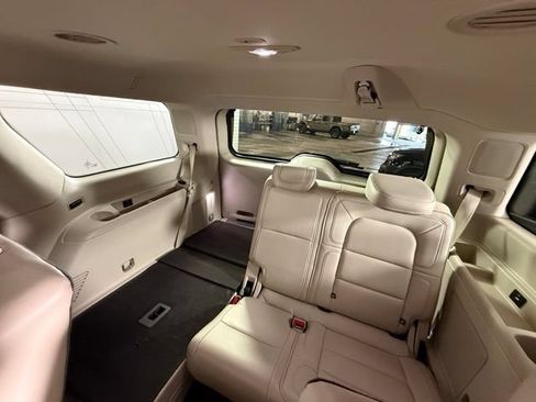 Used 2019 Lincoln Navigator Reserve AWD/4WD image 32
