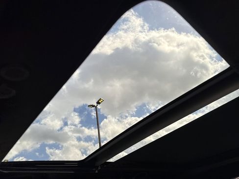 Used 2025 Ford Explorer Platinum image 30