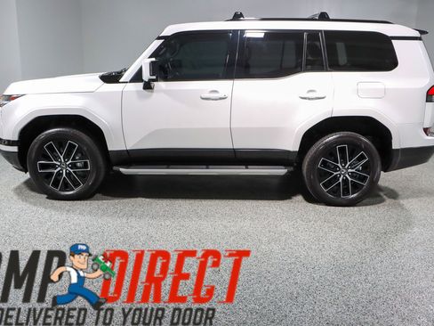 Used 2024 Lexus GX 550 w/ Accessory Package (Z1) AWD/4WD image 10