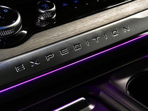 Used 2025 Ford Expedition Max Platinum image 25