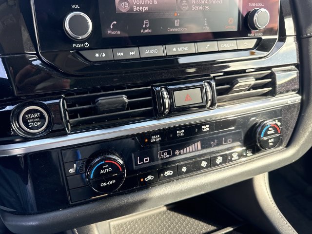 Used 2022 Nissan Pathfinder SV FWD image 19