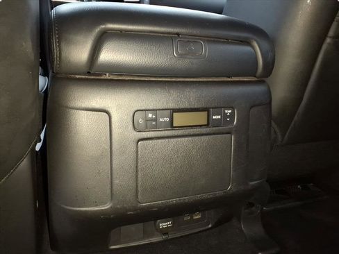 Used 2024 Nissan Armada SV image 16