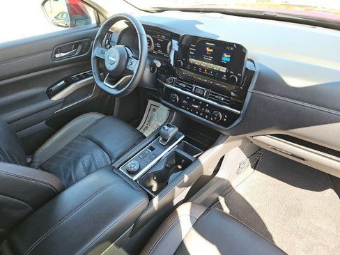 Used 2024 Nissan Pathfinder Platinum w/ Cargo Package image 14