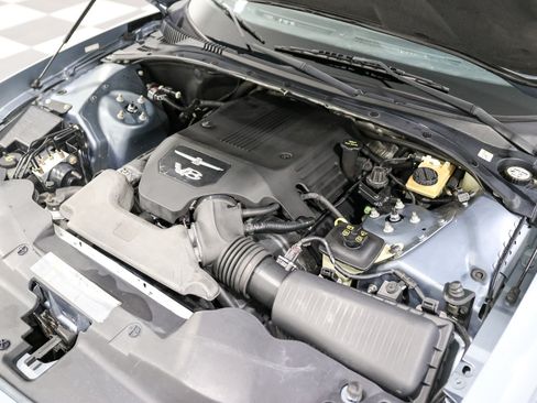 Used 2005 Ford Thunderbird RWD image 25