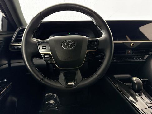 Used 2025 Toyota Crown Signia image 34