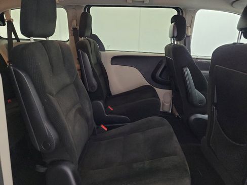Used 2015 Dodge Grand Caravan SXT FWD image 19
