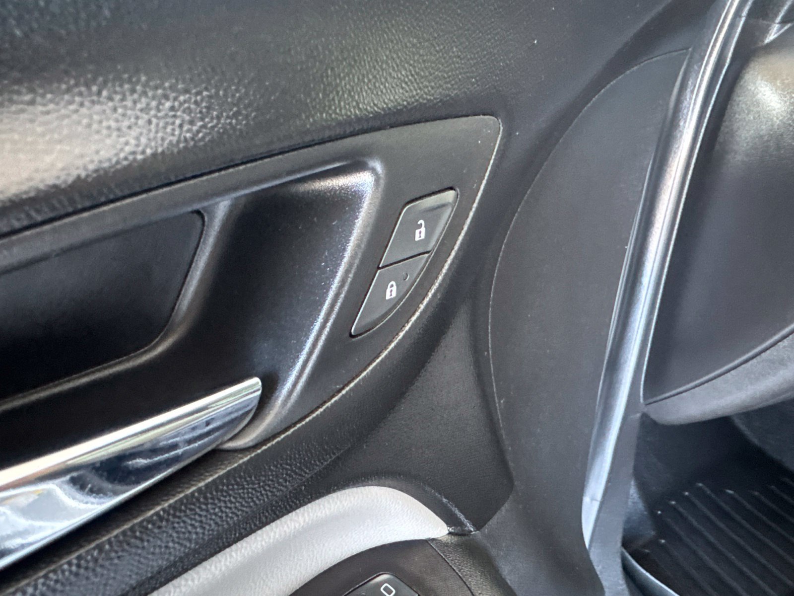 Used 2019 Chevrolet Equinox LS w/ LS Convenience Package FWD image 19