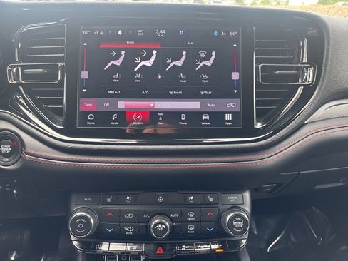 Used 2025 Dodge Durango GT AWD/4WD image 14
