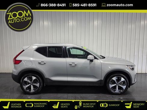 Used 2024 Volvo XC40 B5 Plus AWD/4WD image 1