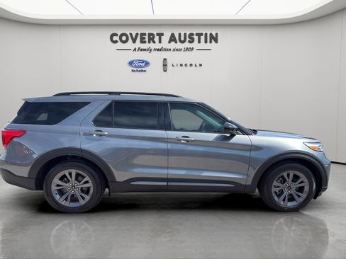 Used 2023 Ford Explorer XLT w/ Equipment Group 202A RWD image 6