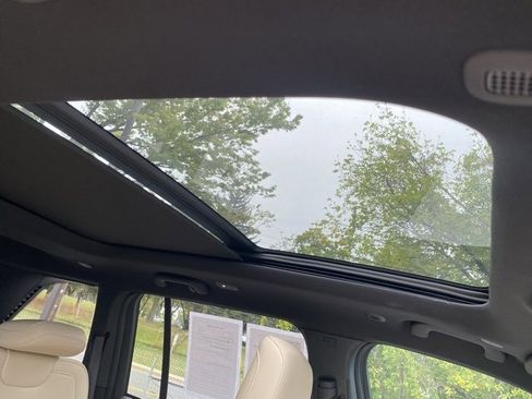 Used 2025 Jeep Grand Cherokee Limited image 29