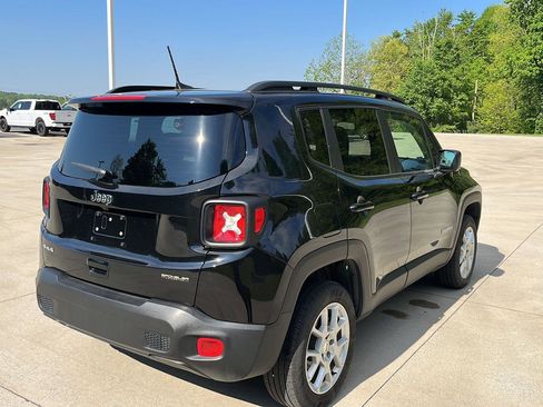 Used 2023 Jeep Renegade Latitude w/ Sun/Sound Group AWD/4WD image 5