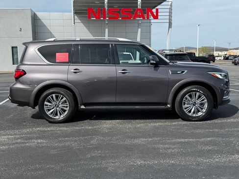 Used 2024 INFINITI QX80 Luxe AWD/4WD image 5