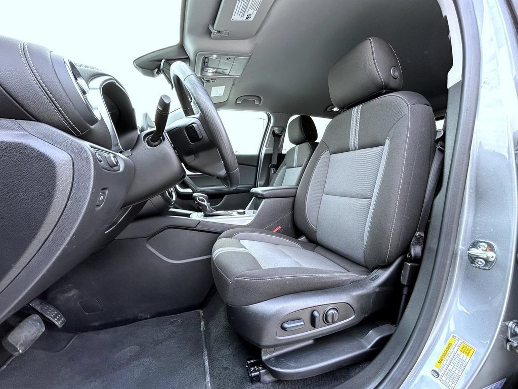 Used 2025 Chevrolet Blazer LT AWD/4WD image 11