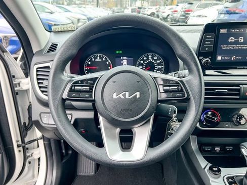 Certified 2023 Kia Seltos LX image 22