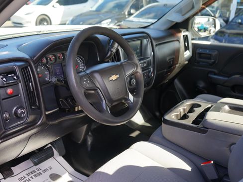 Used 2018 Chevrolet Silverado 1500 W/T RWD image 13