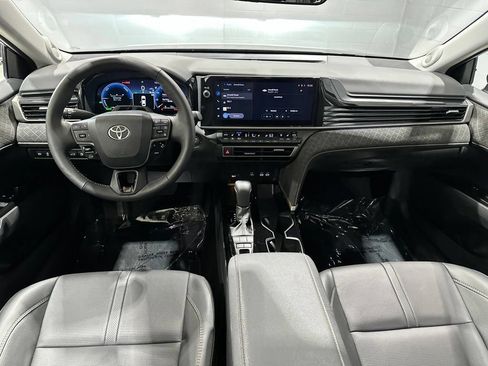 Used 2026 Toyota Camry XLE w/ Premium Plus Package AWD/4WD image 8