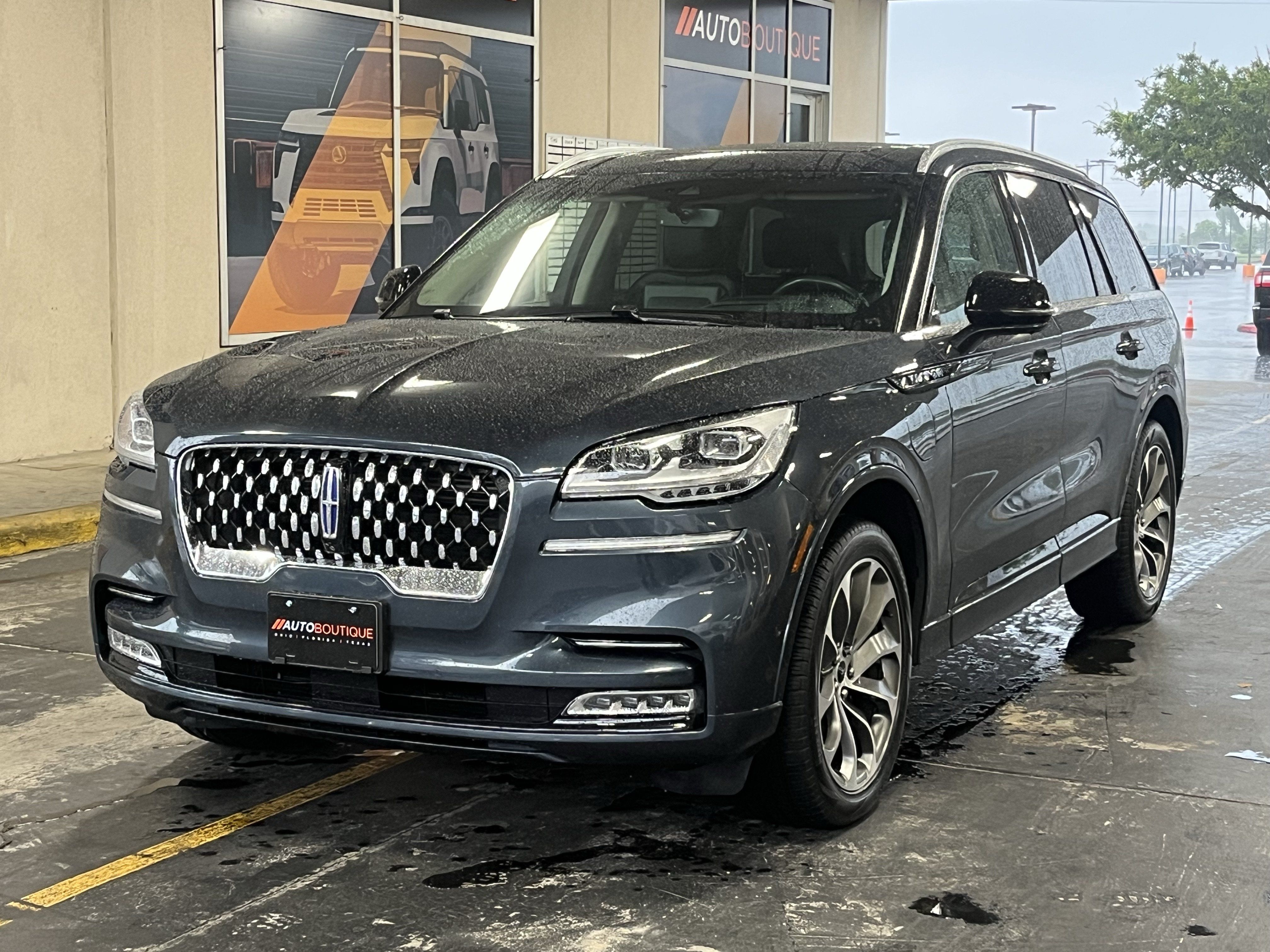 Used 2023 Lincoln Aviator Grand Touring w/ Equipment Group 301A AWD/4WD image 5