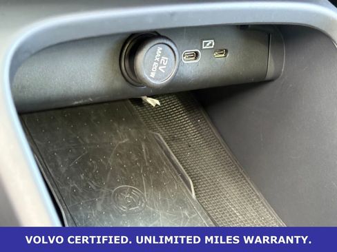 Certified 2025 Volvo XC40 B5 Core image 22
