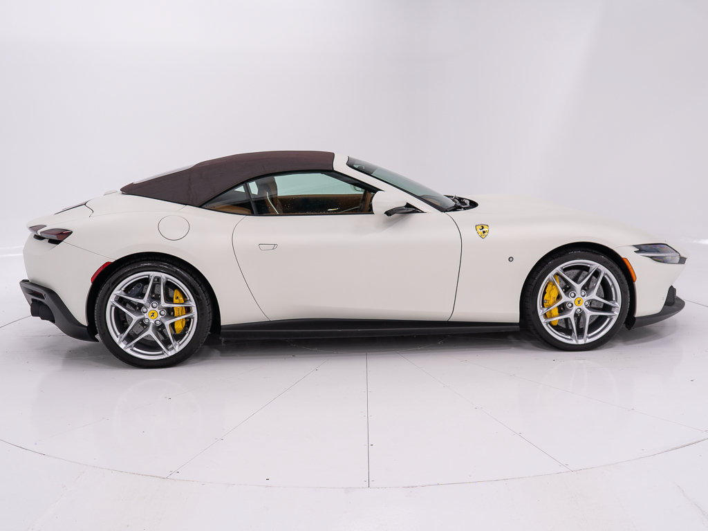 Used 2025 Ferrari Roma Spider RWD image 15