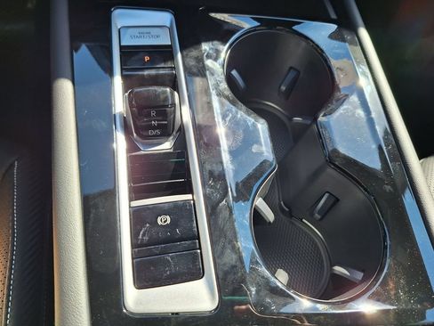 Used 2026 Volkswagen Atlas Cross Sport SE FWD image 18