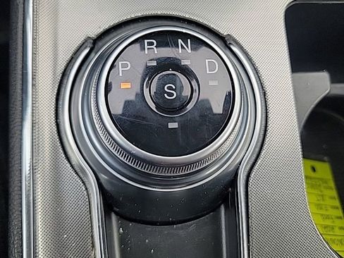 Used 2022 Ford Edge Titanium image 44