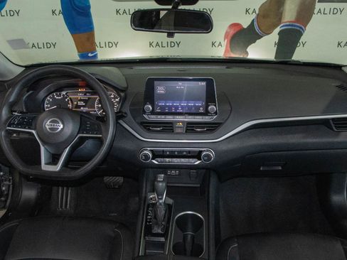 Used 2022 Nissan Altima 2.5 SV image 3