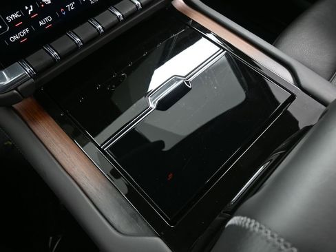 Used 2025 GMC Yukon Denali image 36