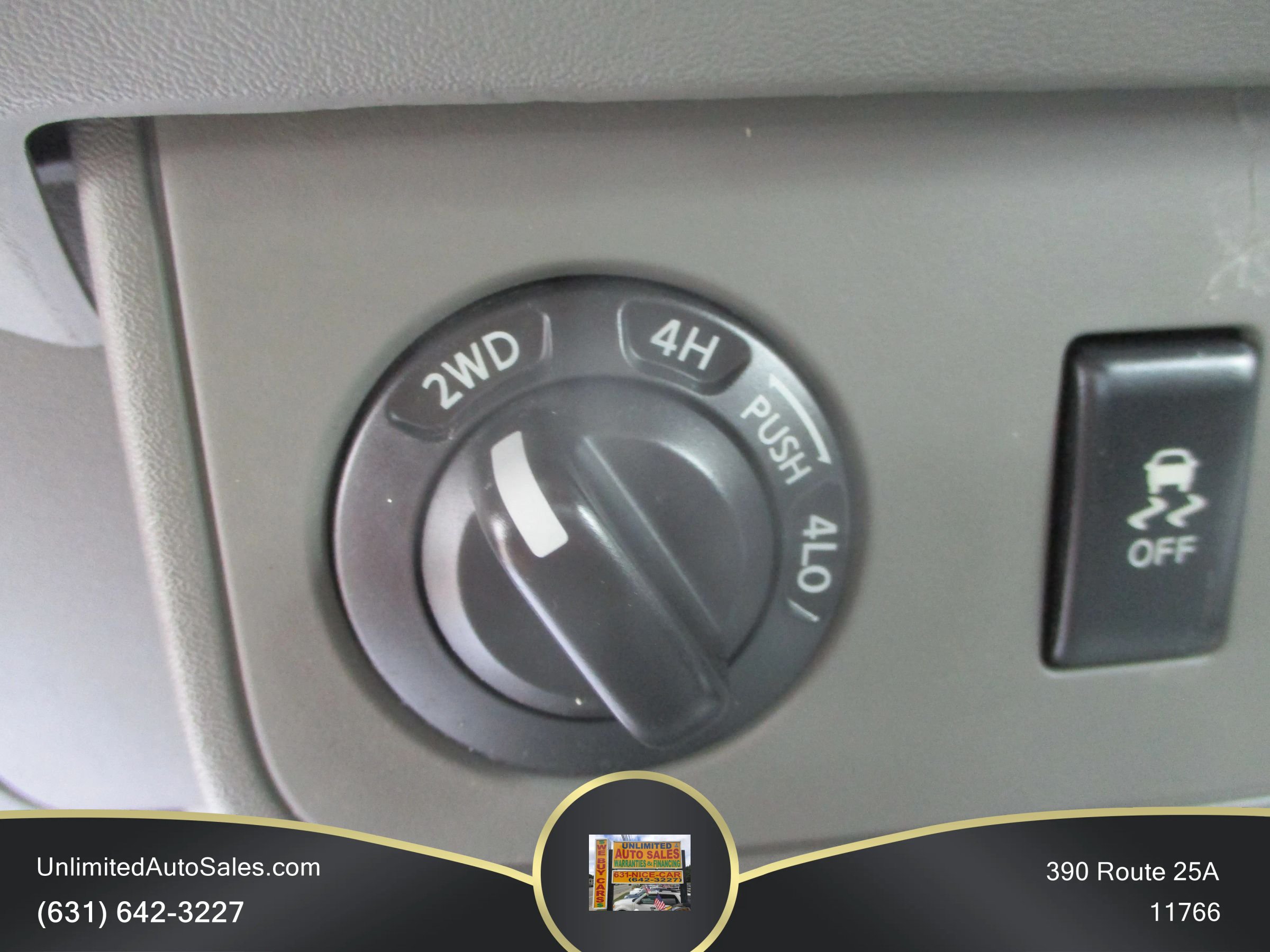 Used 2012 Nissan Frontier SV w/ SV Premium Utility Pkg AWD/4WD image 10