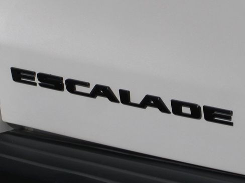 Used 2020 Cadillac Escalade ESV Luxury image 56