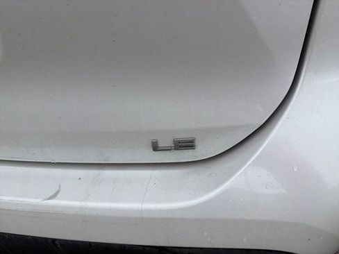 Used 2023 Toyota Highlander LE FWD image 14