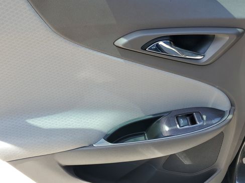 Used 2016 Chevrolet Malibu LT image 11