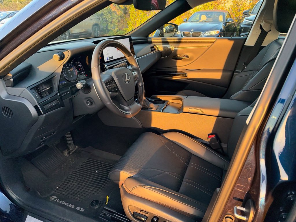 Used 2025 Lexus ES 350 w/ Luxury Package FWD image 25
