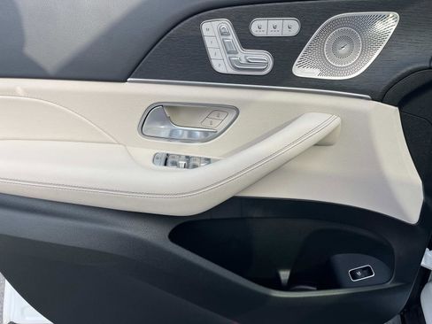 Used 2025 Mercedes-Benz GLE 350 4MATIC image 17