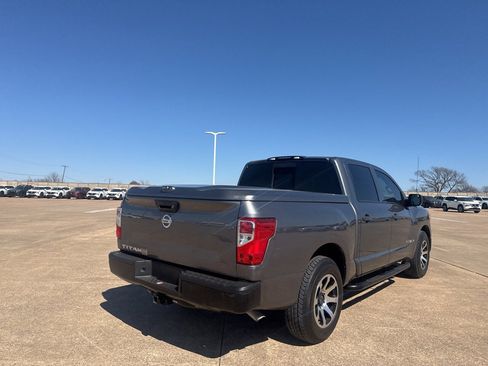 Used 2019 Nissan Titan S image 23
