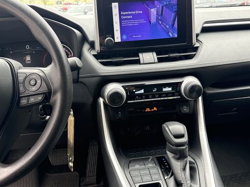 Used 2025 Toyota RAV4 LE image 8