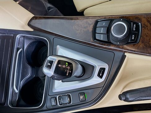 Used 2017 BMW 330e image 20