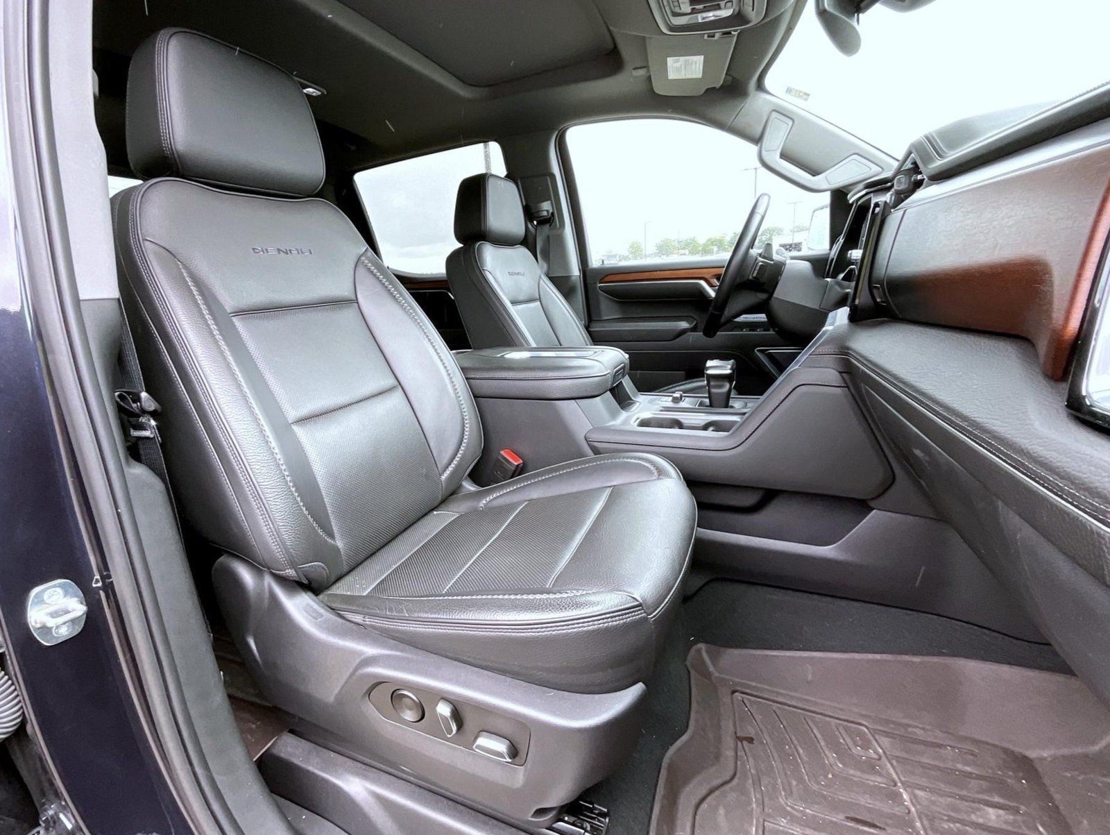 Used 2022 GMC Sierra 1500 Denali AWD/4WD image 16