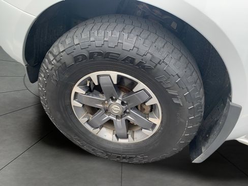 Used 2018 Nissan Frontier PRO-4X AWD/4WD image 15