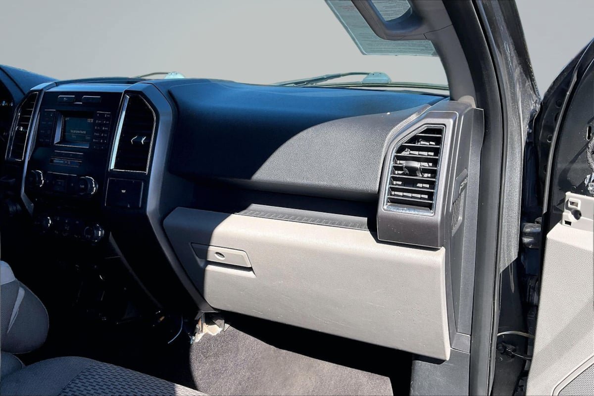 Used 2016 Ford F150 XLT w/ Equipment Group 301A Mid RWD image 16