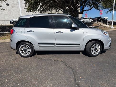 Used 2019 FIAT 500L Pop image 2