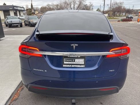 Used 2018 Tesla Model X 75D image 7