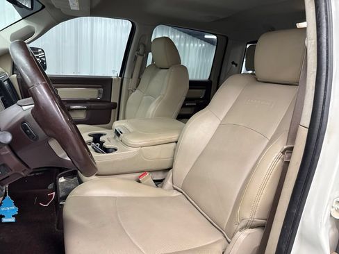 Used 2017 RAM 1500 Laramie w/ Convenience Group AWD/4WD image 7